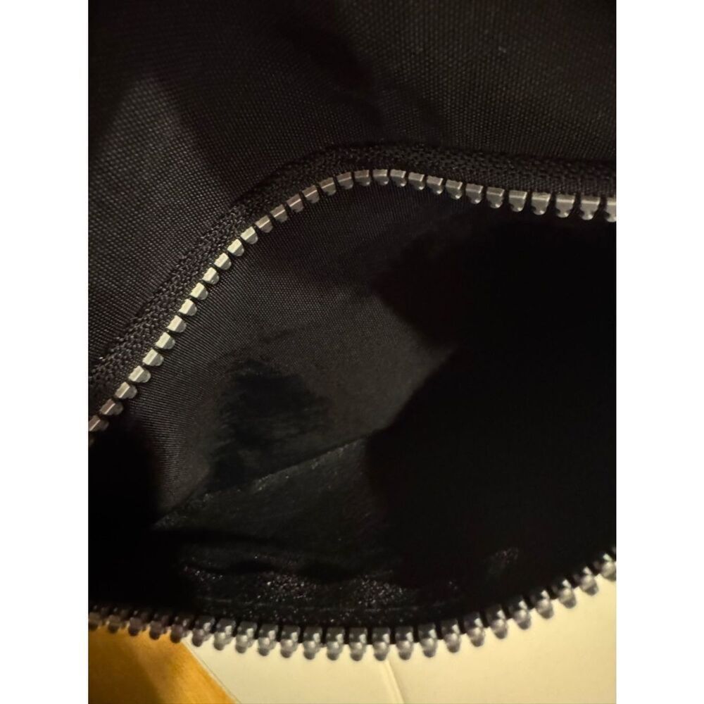 Great Northwest Nylon Travel Crossbody Bag - Picture 8 of 10